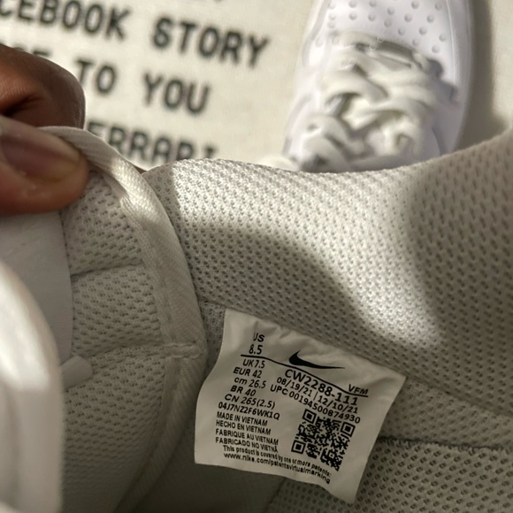 Nike Air Force One - Picture 7 of 8